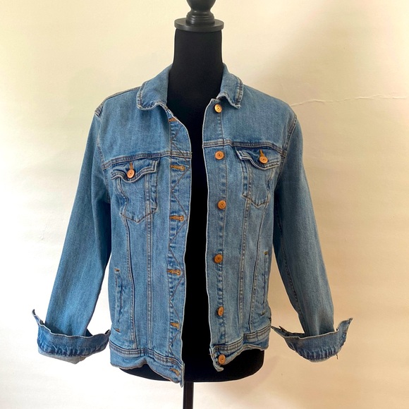 THE PERFECT JEAN JACKET - Picture 1 of 3